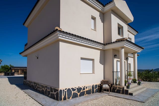 3 soveværelse Villa til salg i Pinoso med swimmingpool - € 495.000 (Ref: 9770848)