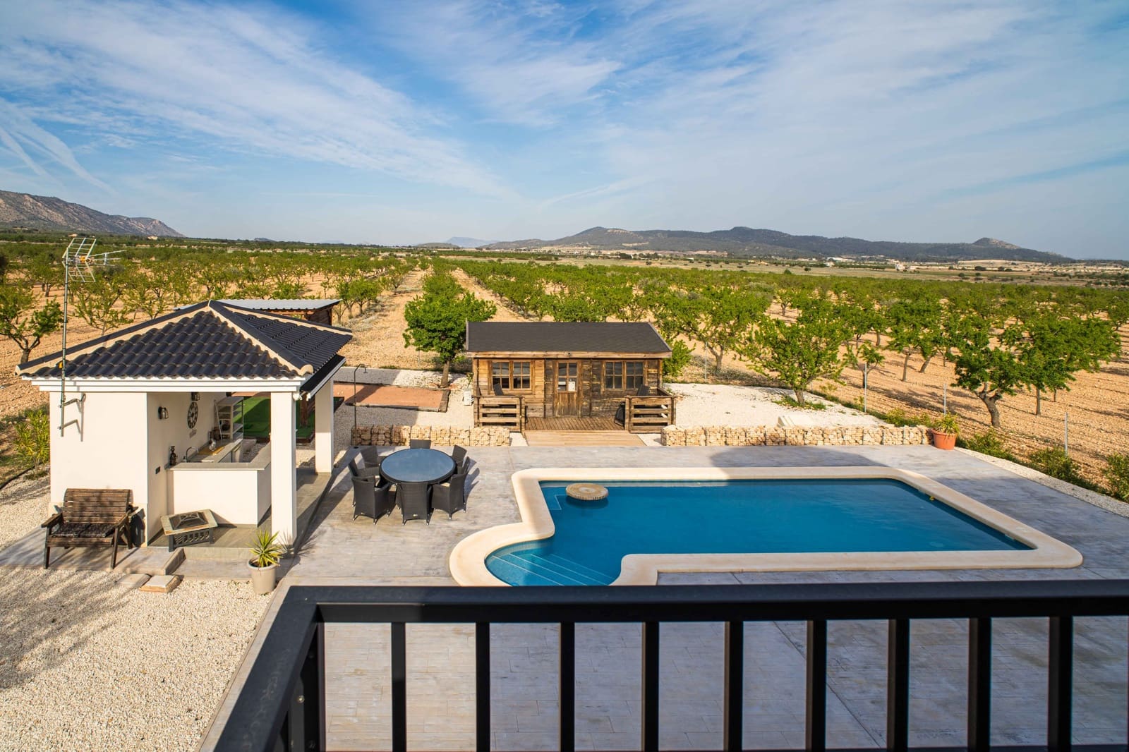 3 soveværelse Villa til salg i Pinoso med swimmingpool - € 495.000 (Ref: 9770848)