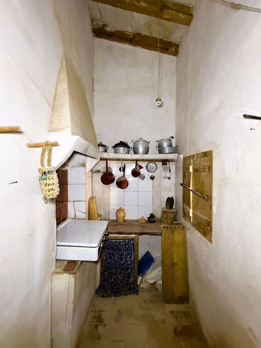 6 bedroom Townhouse for sale in L'Alguena / Alguenya - € 95,000 (Ref: 9899867)