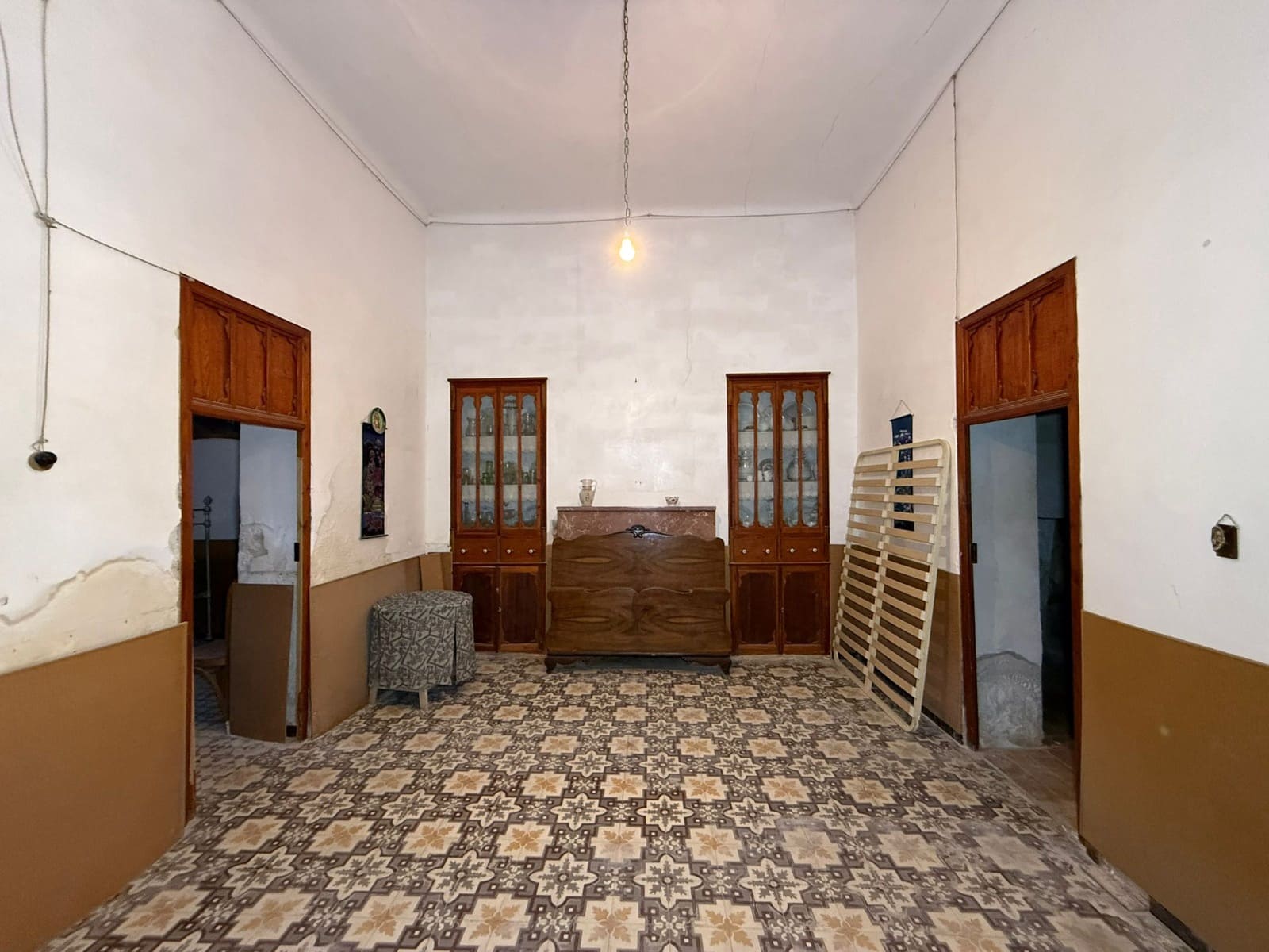 6 bedroom Townhouse for sale in L'Alguena / Alguenya - € 95,000 (Ref: 9899867)