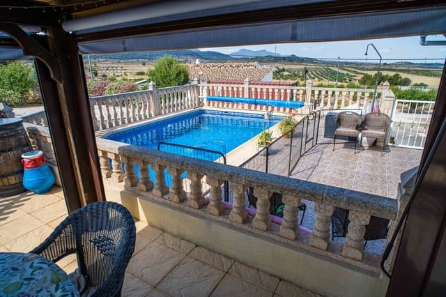2 bedroom Villa for sale in Pinoso with pool garage - € 230,000 (Ref: 9946367)