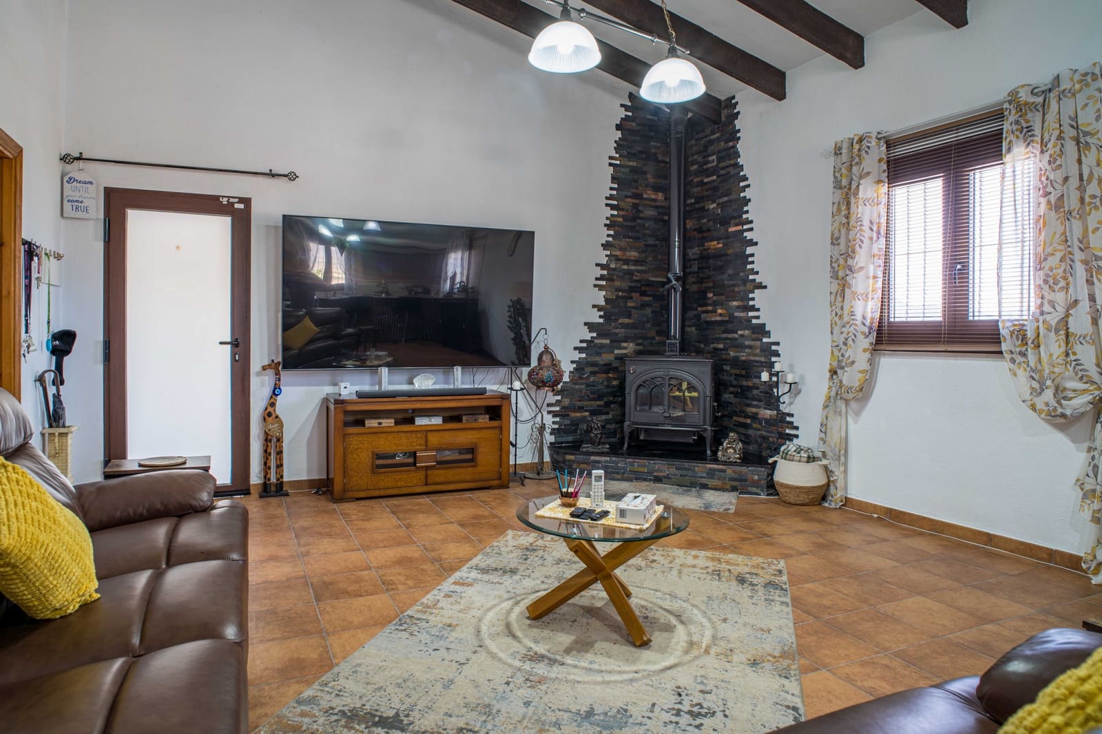 2 soverom Villa til salgs i Pinoso med svømmebasseng garasje - € 230 000 (Ref: 9946367)