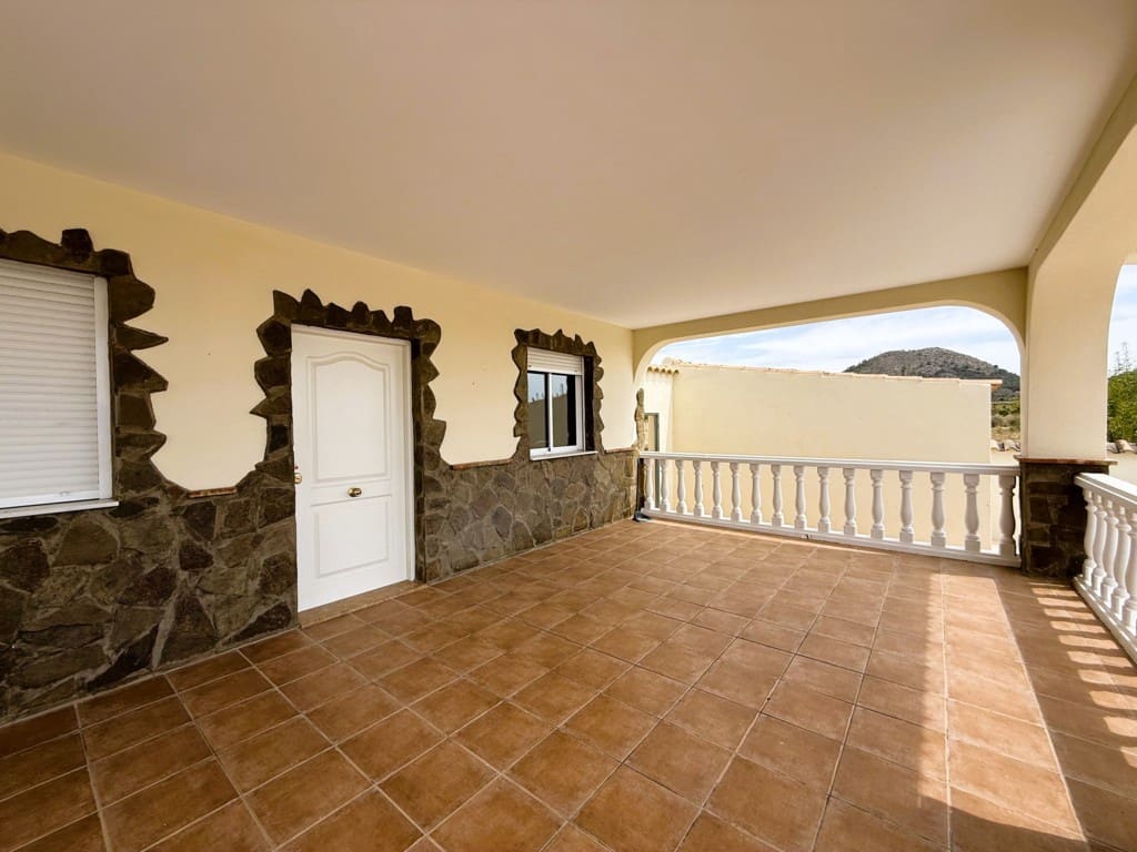 Chalet de 3 habitaciones en Monóvar / Monóver en venta con piscina - 299.000 € (Ref: 9979107)