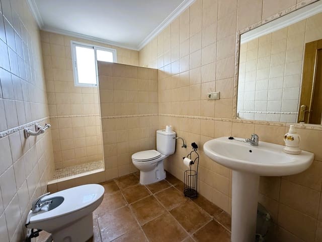 3 slaapkamer Villa te koop in Monóvar / Monóver met zwembad - € 299.000 (Ref: 9979107)