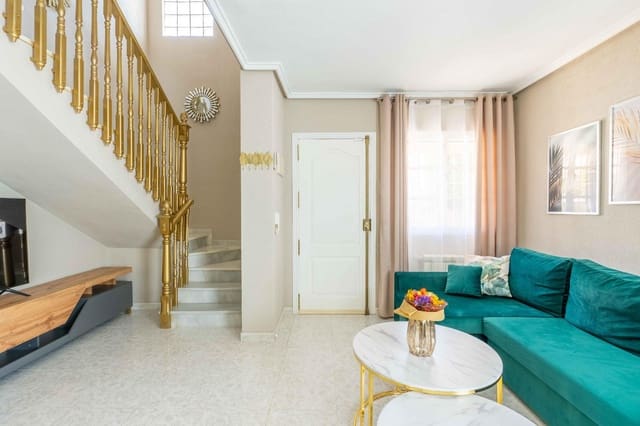 3 bedroom Villa for sale in Punta Prima, Orihuela with pool - € 360,000 (Ref: 8806124)