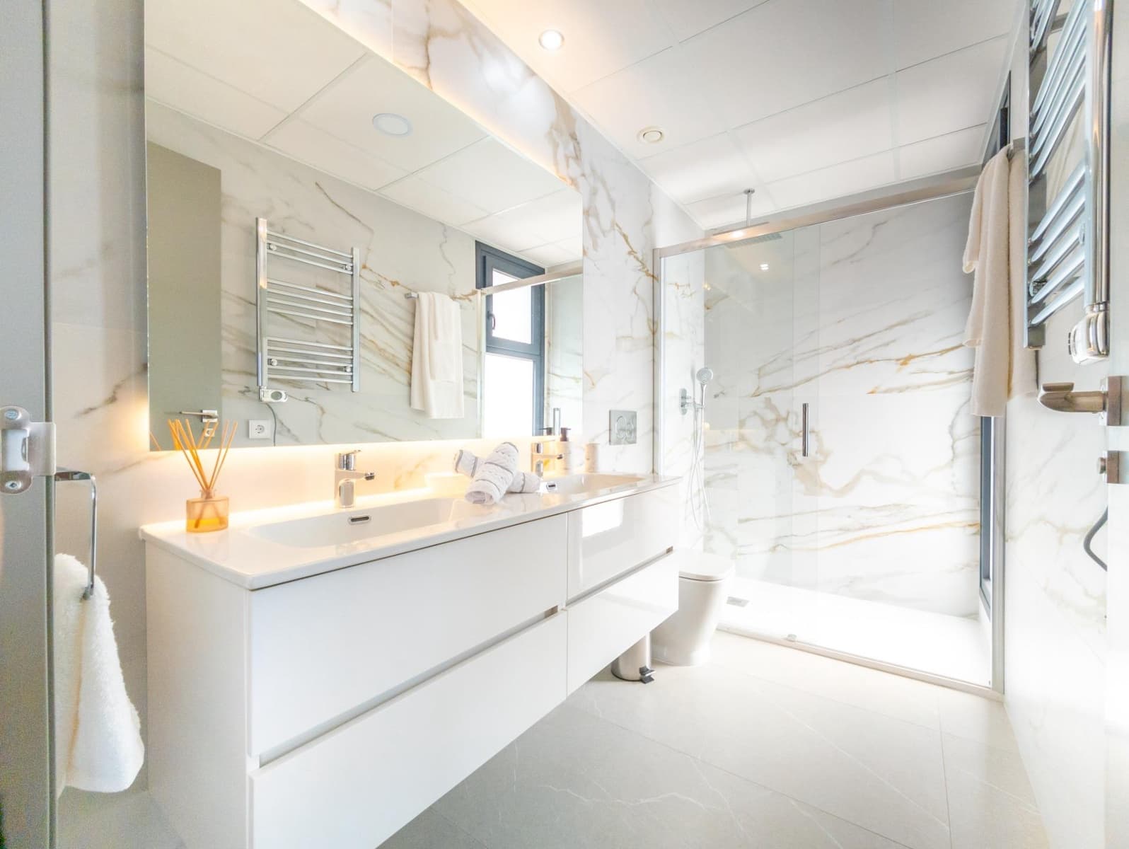 Chalet de 3 habitaciones en Aguas Nuevas en venta con piscina - 630.000 € (Ref: 8944147)