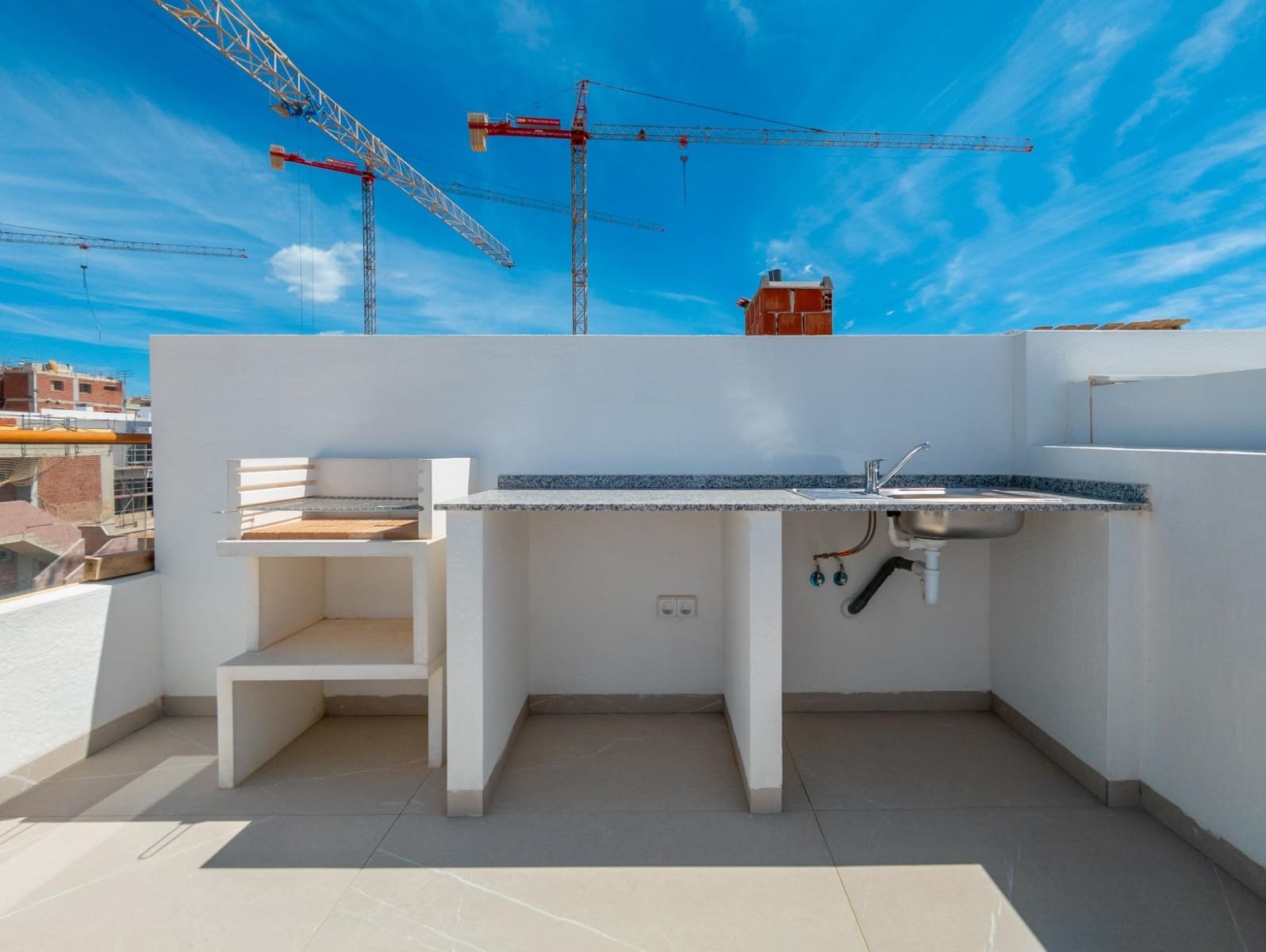 Chalet de 3 habitaciones en Aguas Nuevas en venta con piscina - 630.000 € (Ref: 8944147)