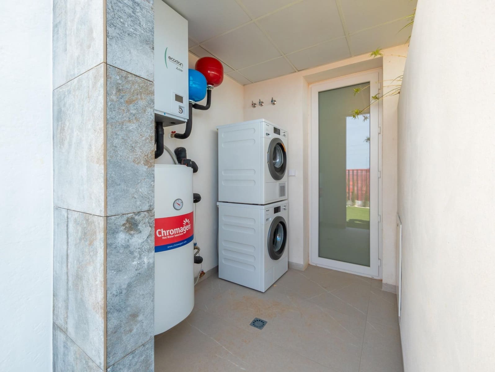 Chalet de 3 habitaciones en Aguas Nuevas en venta con piscina - 630.000 € (Ref: 8944147)