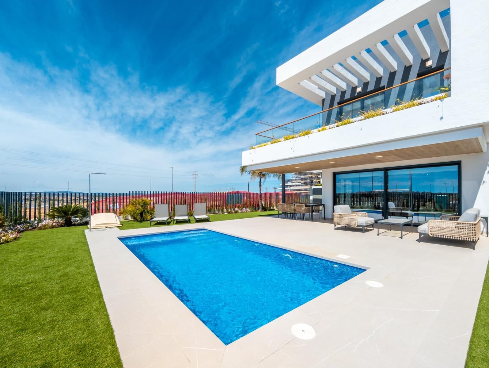 Chalet de 3 habitaciones en Aguas Nuevas en venta con piscina - 630.000 € (Ref: 8944147)