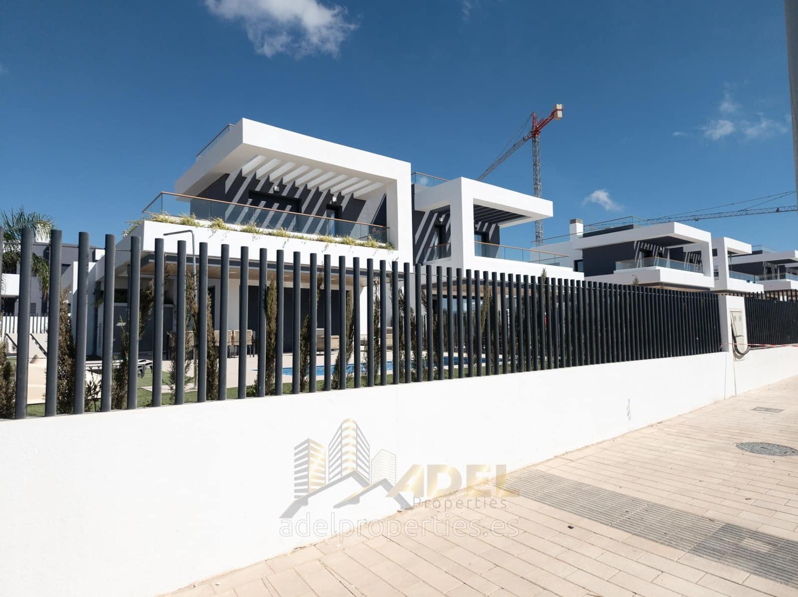 Chalet de 3 habitaciones en Aguas Nuevas en venta con piscina - 630.000 € (Ref: 8944147)