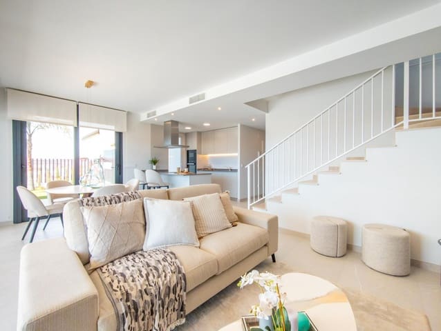 3 bedroom Villa for sale in Aguas Nuevas, Torrevieja with pool - € 630,000 (Ref: 8944147)