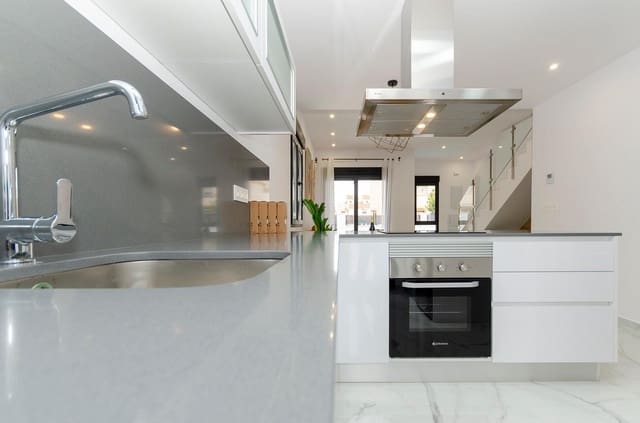 3 sypialnia Willa na sprzedaż w El Chaparral - La Siesta - La Torreta, Torrevieja z basenem - 385 000 € (Ref: 8981491)