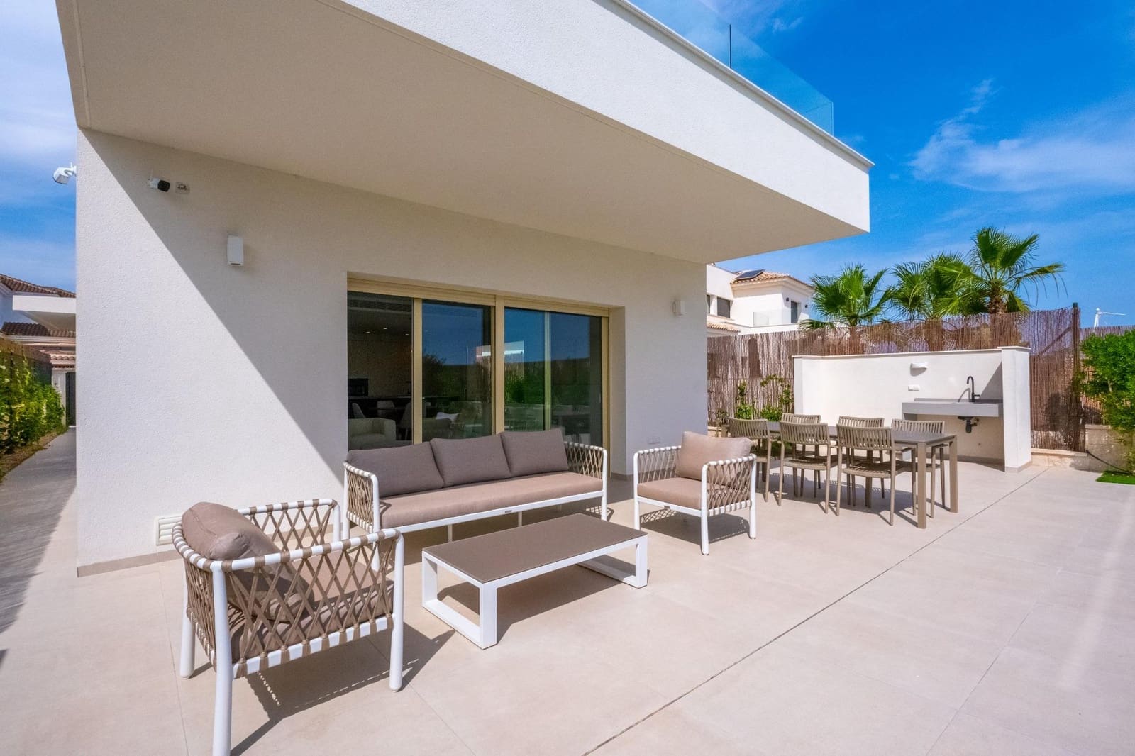 3 bedroom Villa for sale in Los Montesinos with pool - € 499,000 (Ref: 9062273)