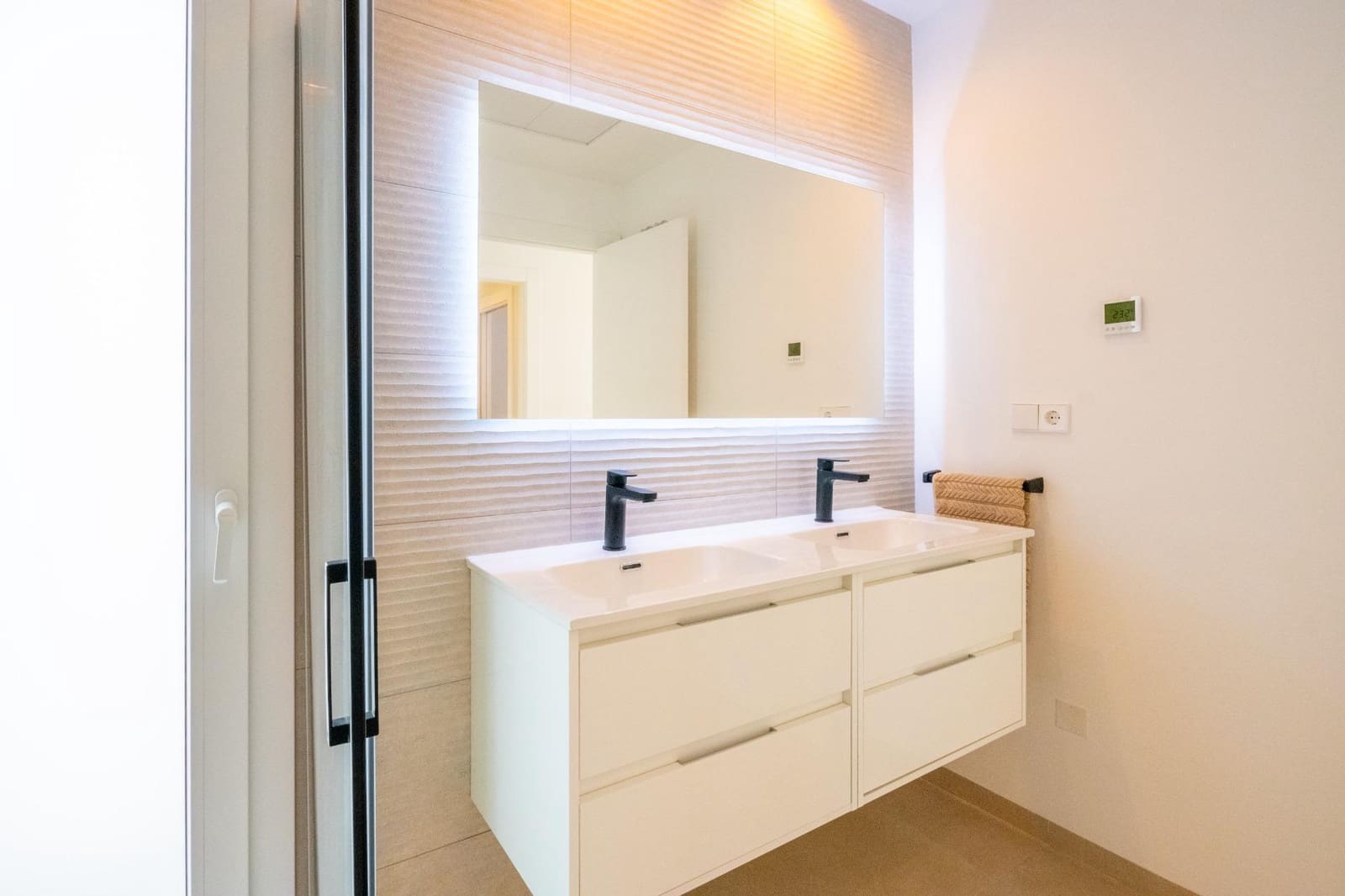 3 bedroom Villa for sale in Los Montesinos with pool - € 499,000 (Ref: 9062273)