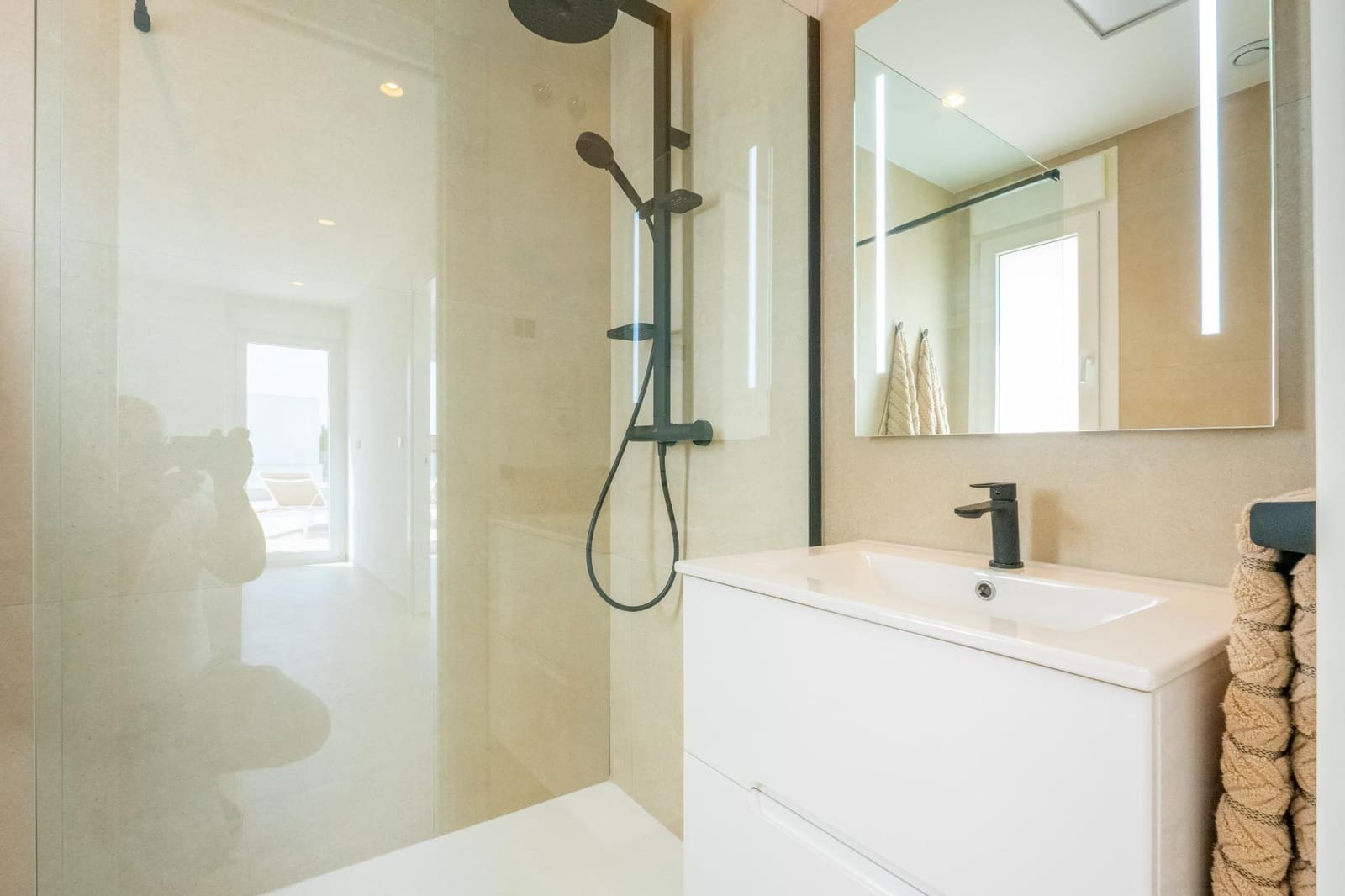 3 soveværelse Villa til salg i Los Montesinos med swimmingpool - € 499.000 (Ref: 9062273)