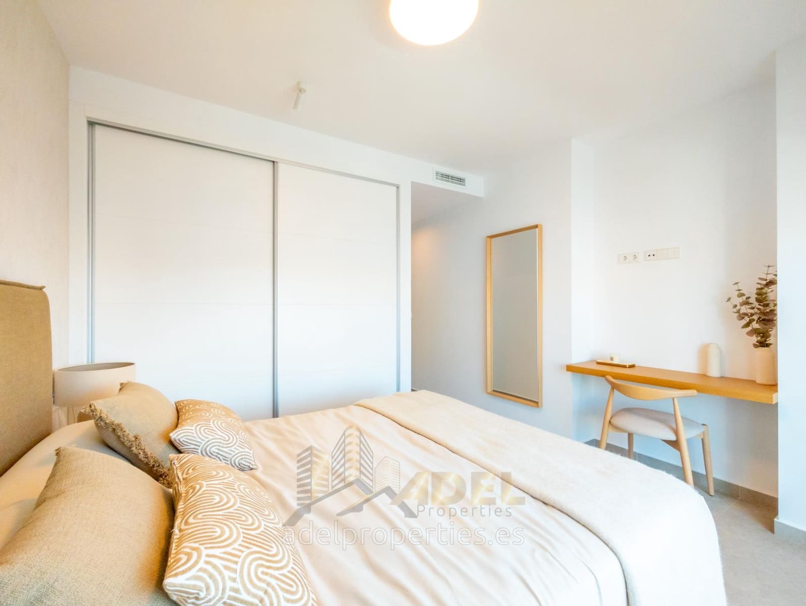 Apartamento de 2 habitaciones en Playa Flamenca en venta con piscina - 325.000 € (Ref: 9112265)