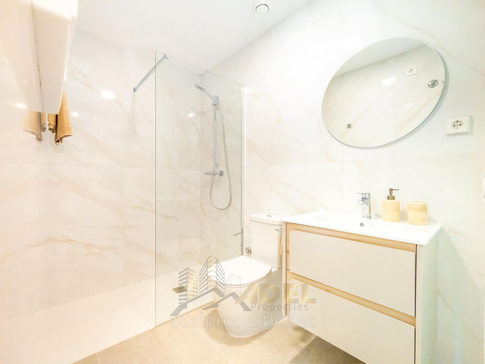 Apartamento de 2 habitaciones en Playa Flamenca en venta con piscina - 325.000 € (Ref: 9112265)