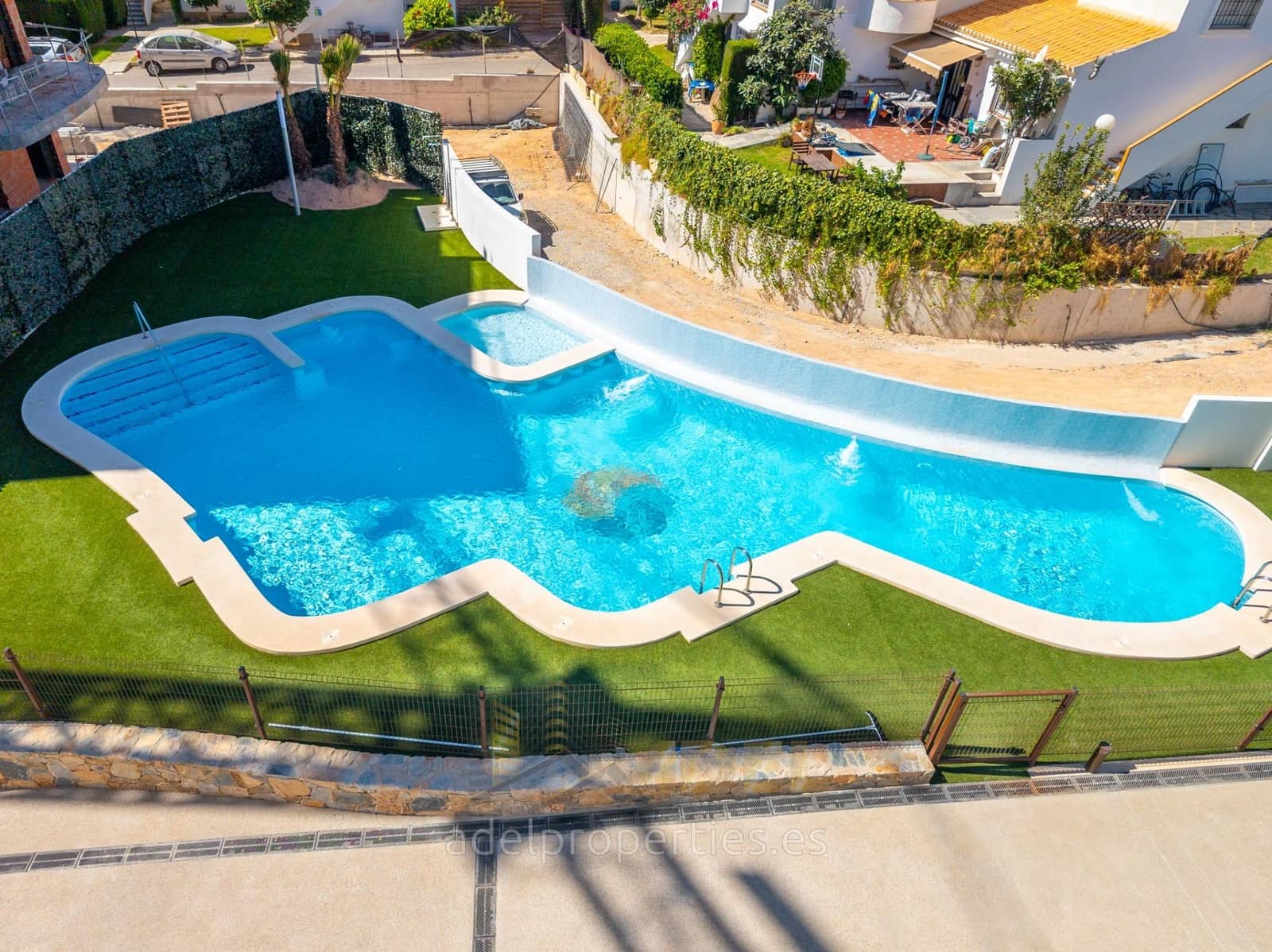 Apartamento de 2 habitaciones en Playa Flamenca en venta con piscina - 325.000 € (Ref: 9112265)