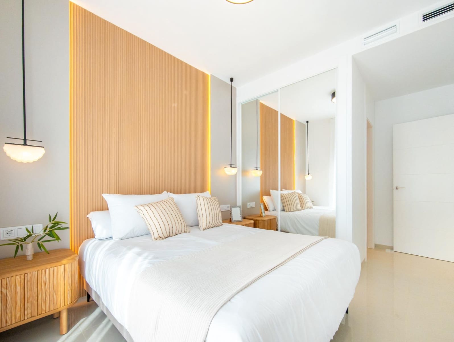 2 slaapkamer Bungalow te koop in Ciudad Quesada met zwembad garage - € 308.000 (Ref: 9147015)