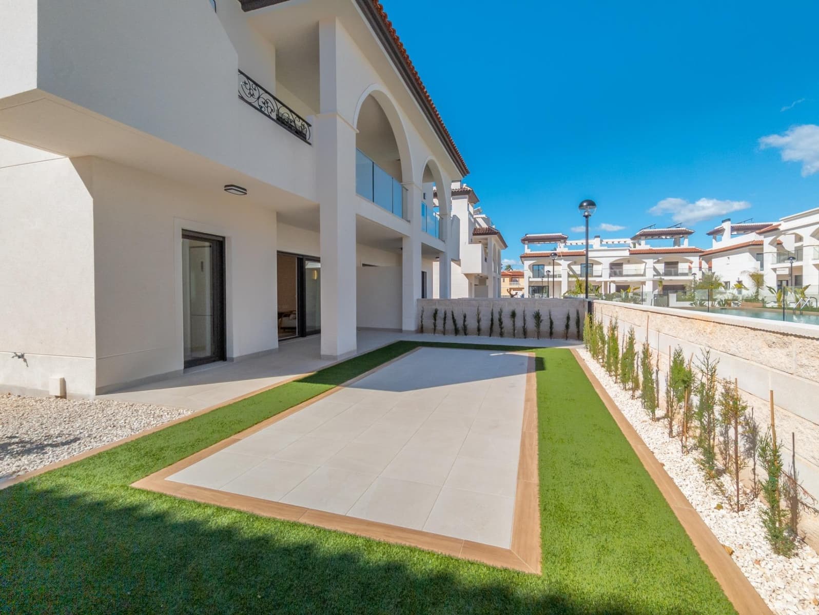 2 bedroom Bungalow for sale in Ciudad Quesada with pool garage - € 308,000 (Ref: 9147015)