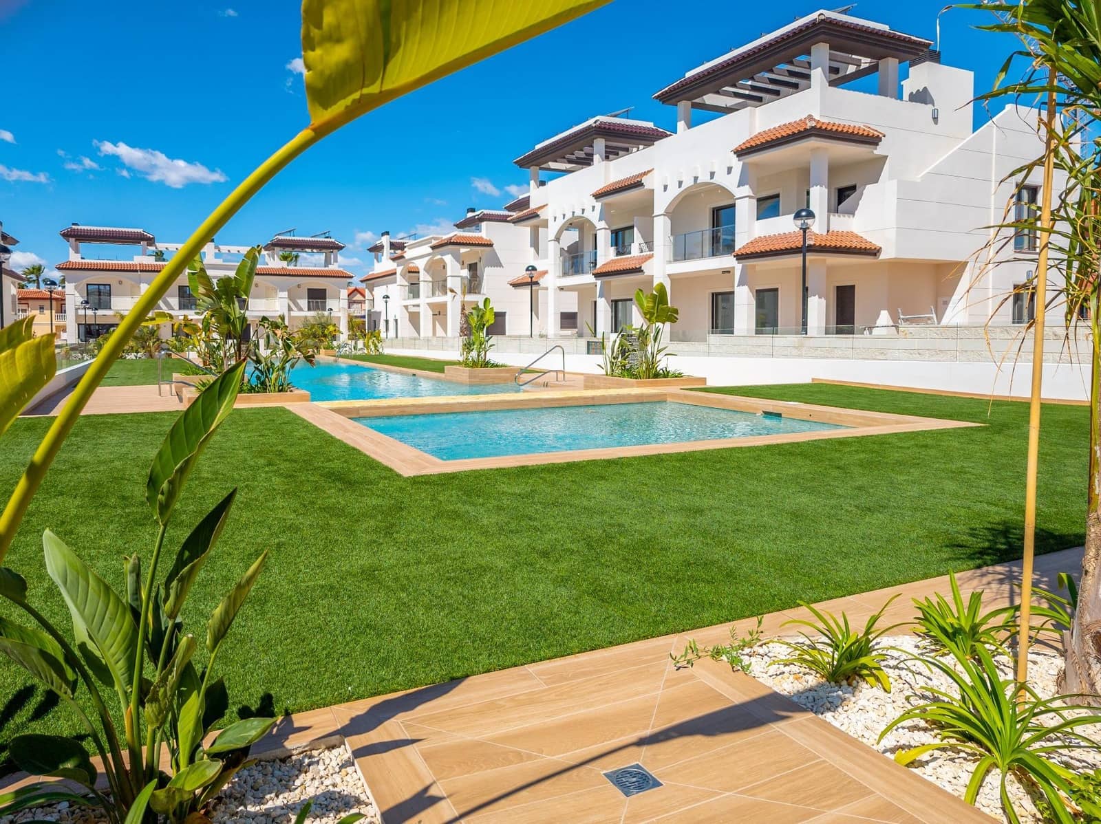 2 bedroom Bungalow for sale in Ciudad Quesada with pool garage - € 308,000 (Ref: 9147015)