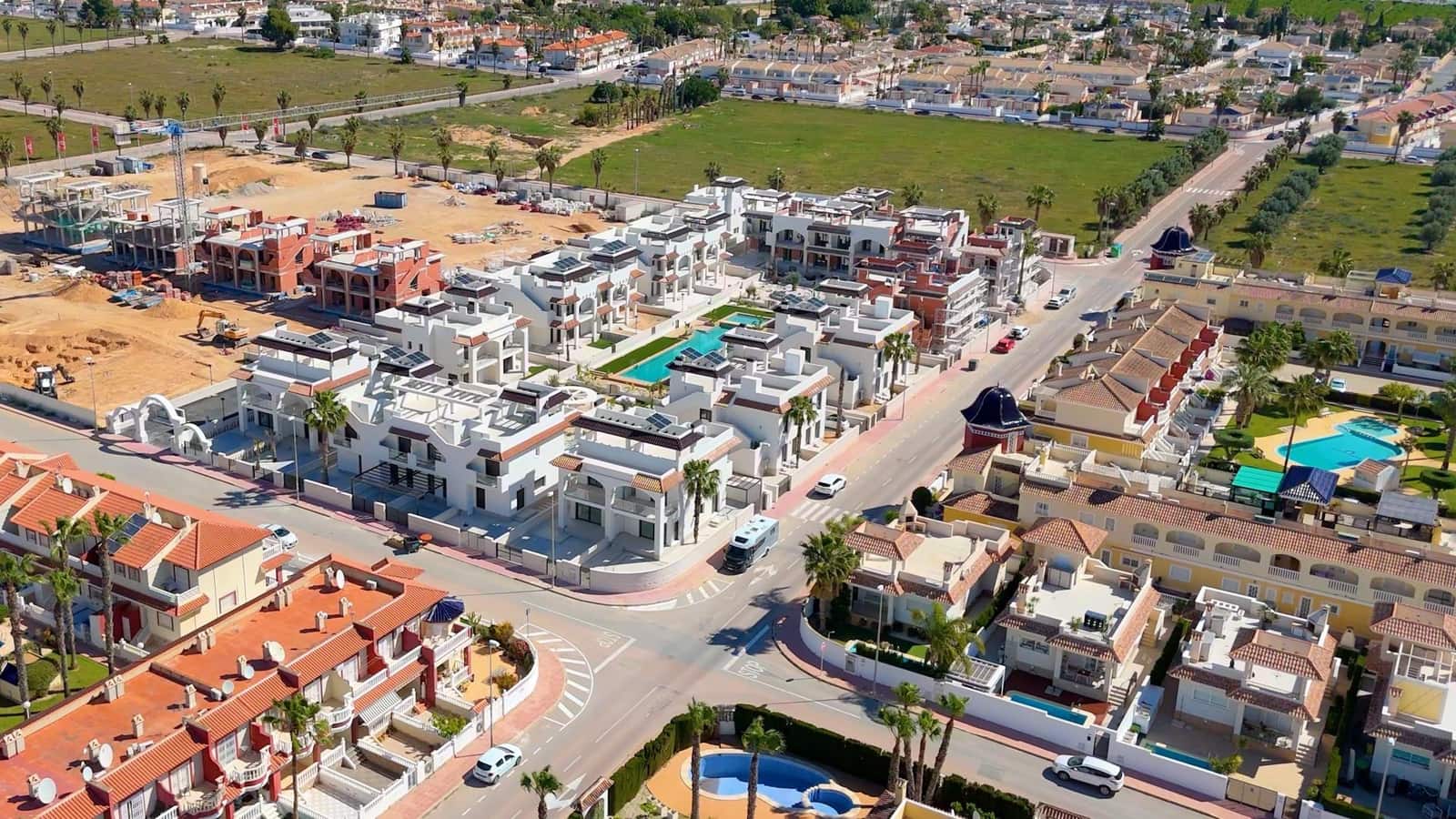 3 bedroom Terraced Villa for sale in Ciudad Quesada with pool - € 397,000 (Ref: 9147016)