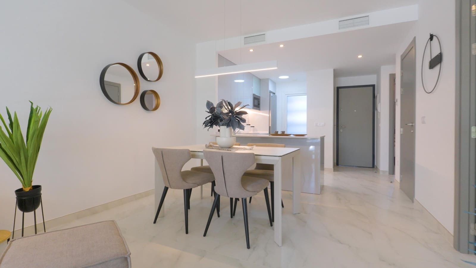 2 bedroom Apartment for sale in Torrevieja with pool garage - € 335,000 (Ref: 9147017)