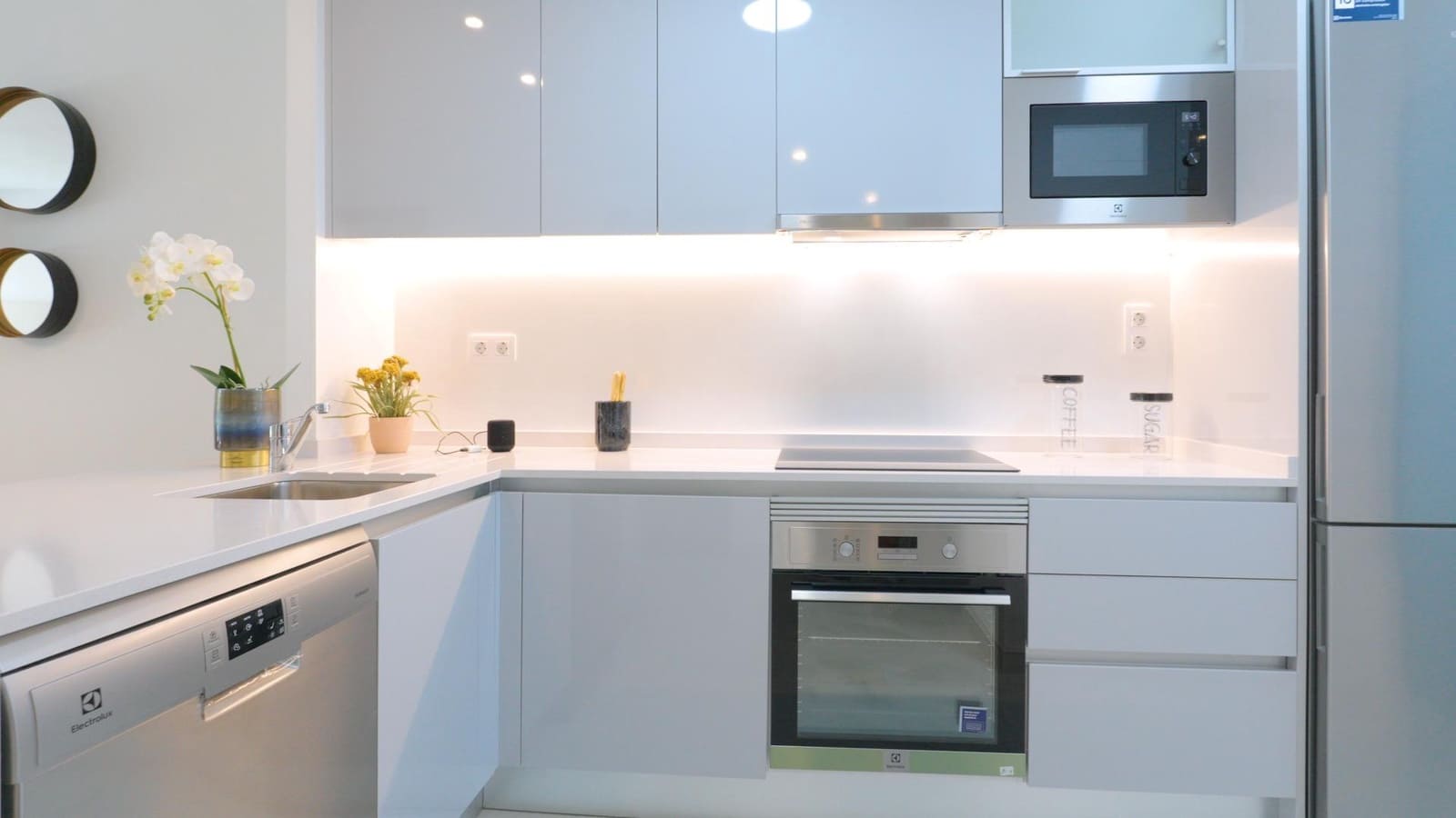 2 bedroom Apartment for sale in Torrevieja with pool garage - € 335,000 (Ref: 9147017)