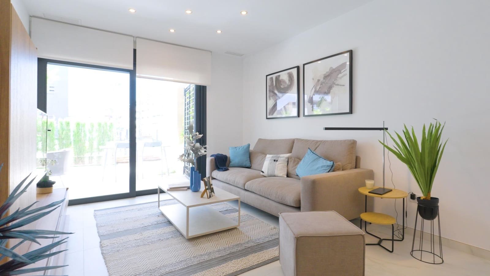 2 bedroom Apartment for sale in Torrevieja with pool garage - € 335,000 (Ref: 9147017)