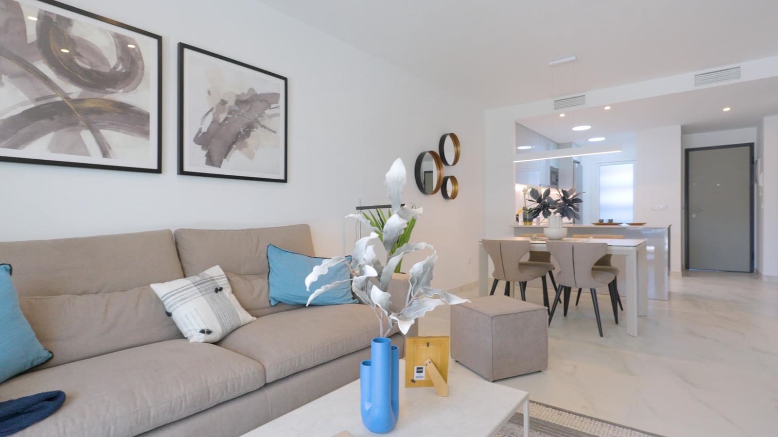 2 bedroom Apartment for sale in Torrevieja with pool garage - € 335,000 (Ref: 9147017)