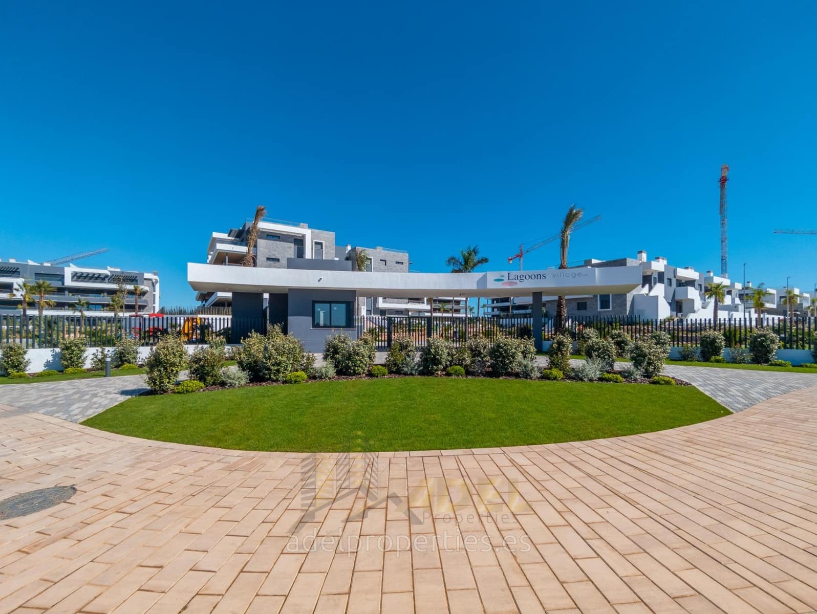 2 bedroom Apartment for sale in Torrevieja with pool garage - € 335,000 (Ref: 9147017)