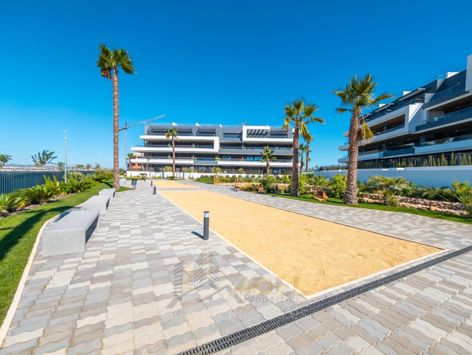 2 bedroom Apartment for sale in Torrevieja with pool garage - € 335,000 (Ref: 9147017)