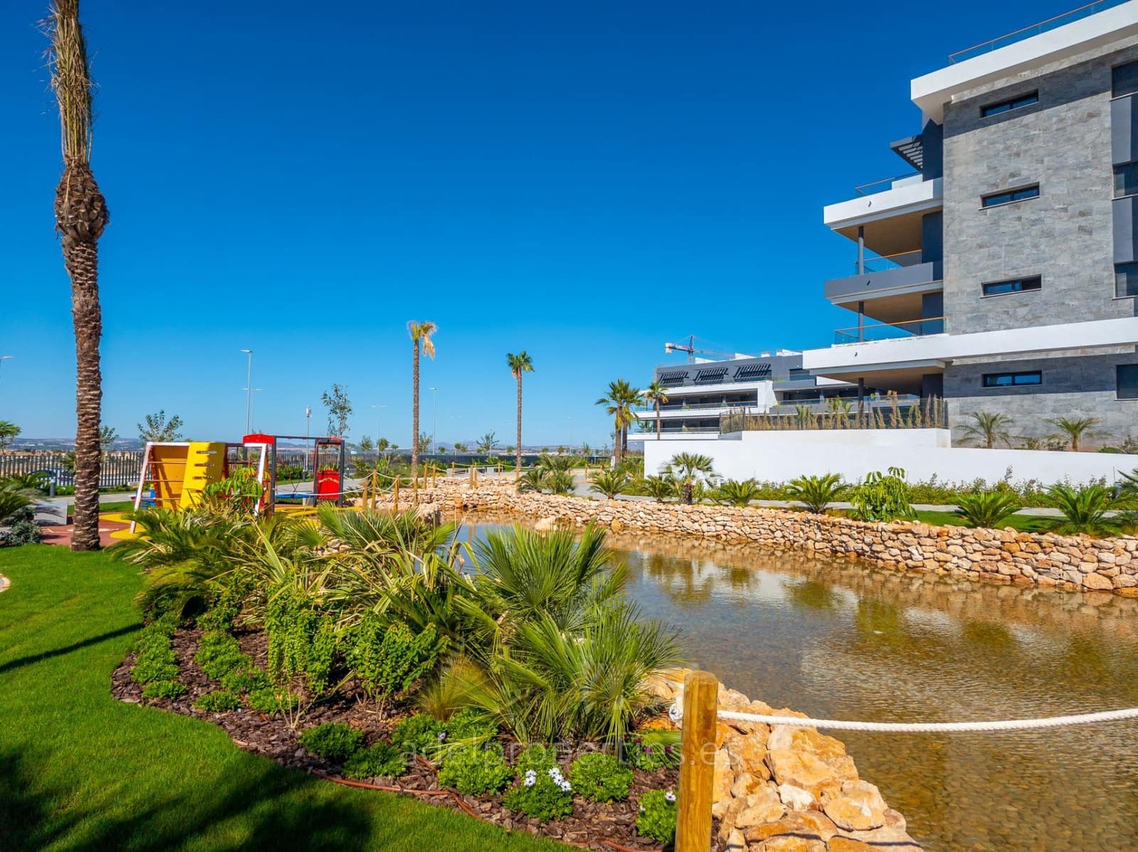 2 bedroom Apartment for sale in Torrevieja with pool garage - € 335,000 (Ref: 9147017)