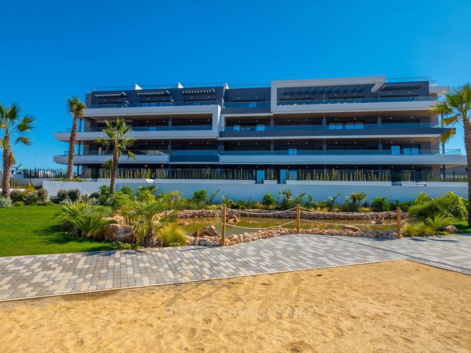 2 bedroom Apartment for sale in Torrevieja with pool garage - € 335,000 (Ref: 9147017)