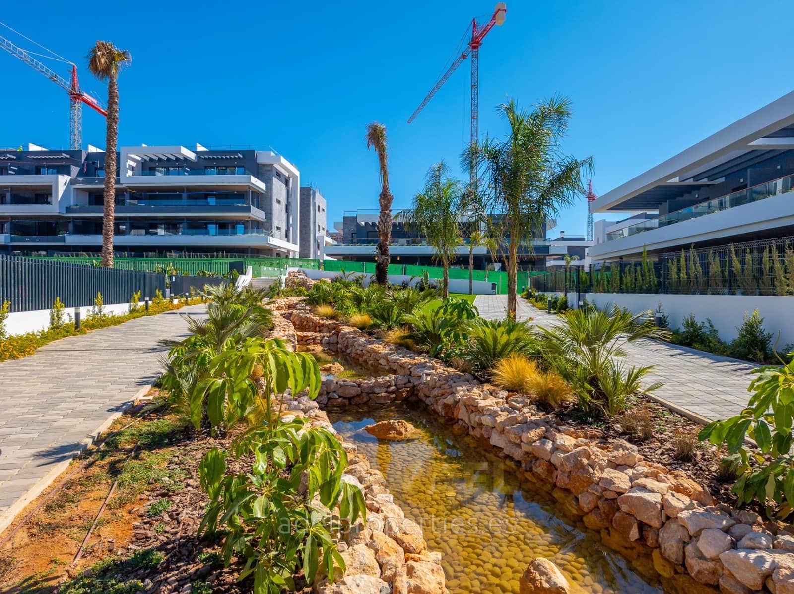 2 bedroom Apartment for sale in Torrevieja with pool garage - € 335,000 (Ref: 9147017)