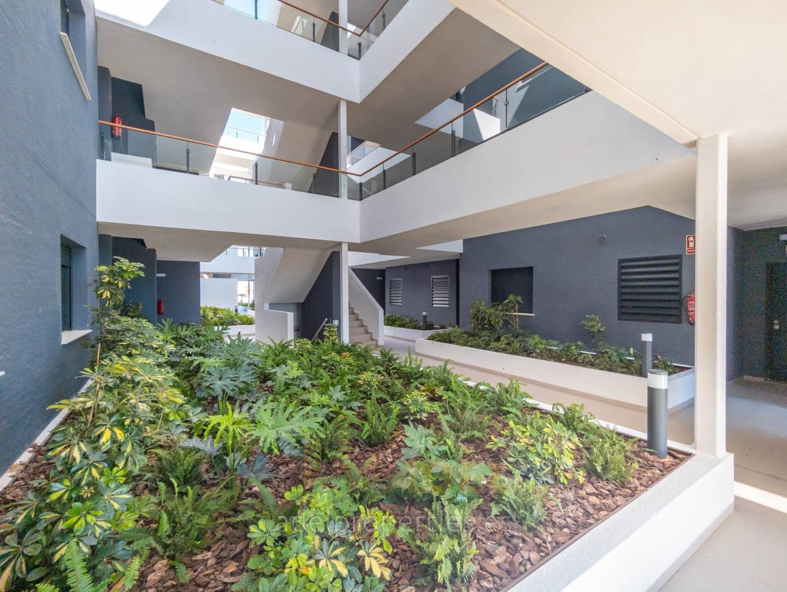 2 bedroom Apartment for sale in Torrevieja with pool garage - € 335,000 (Ref: 9147017)