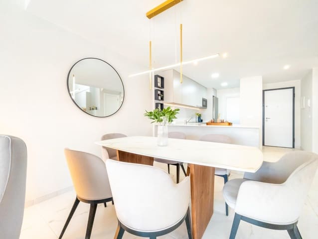 Apartamento de 2 habitaciones en Torrevieja en venta con piscina garaje - 335.000 € (Ref: 9147017)