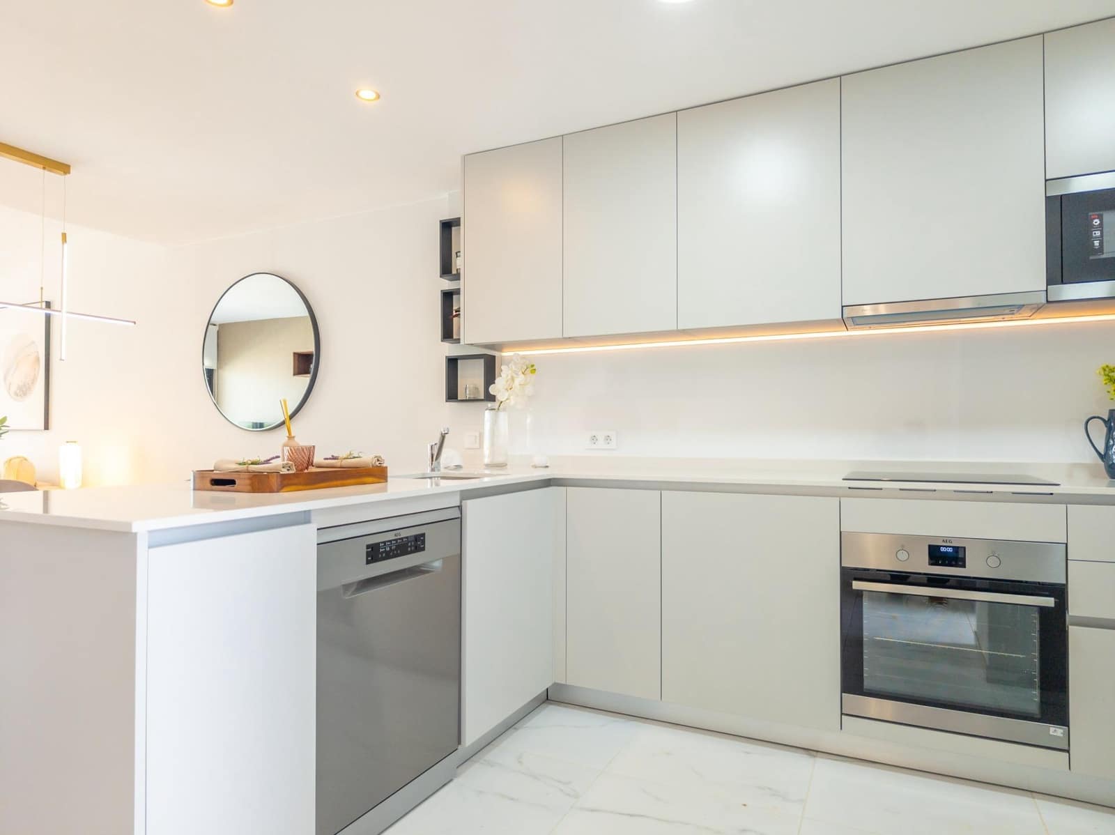 2 bedroom Apartment for sale in Torrevieja with pool garage - € 335,000 (Ref: 9147017)