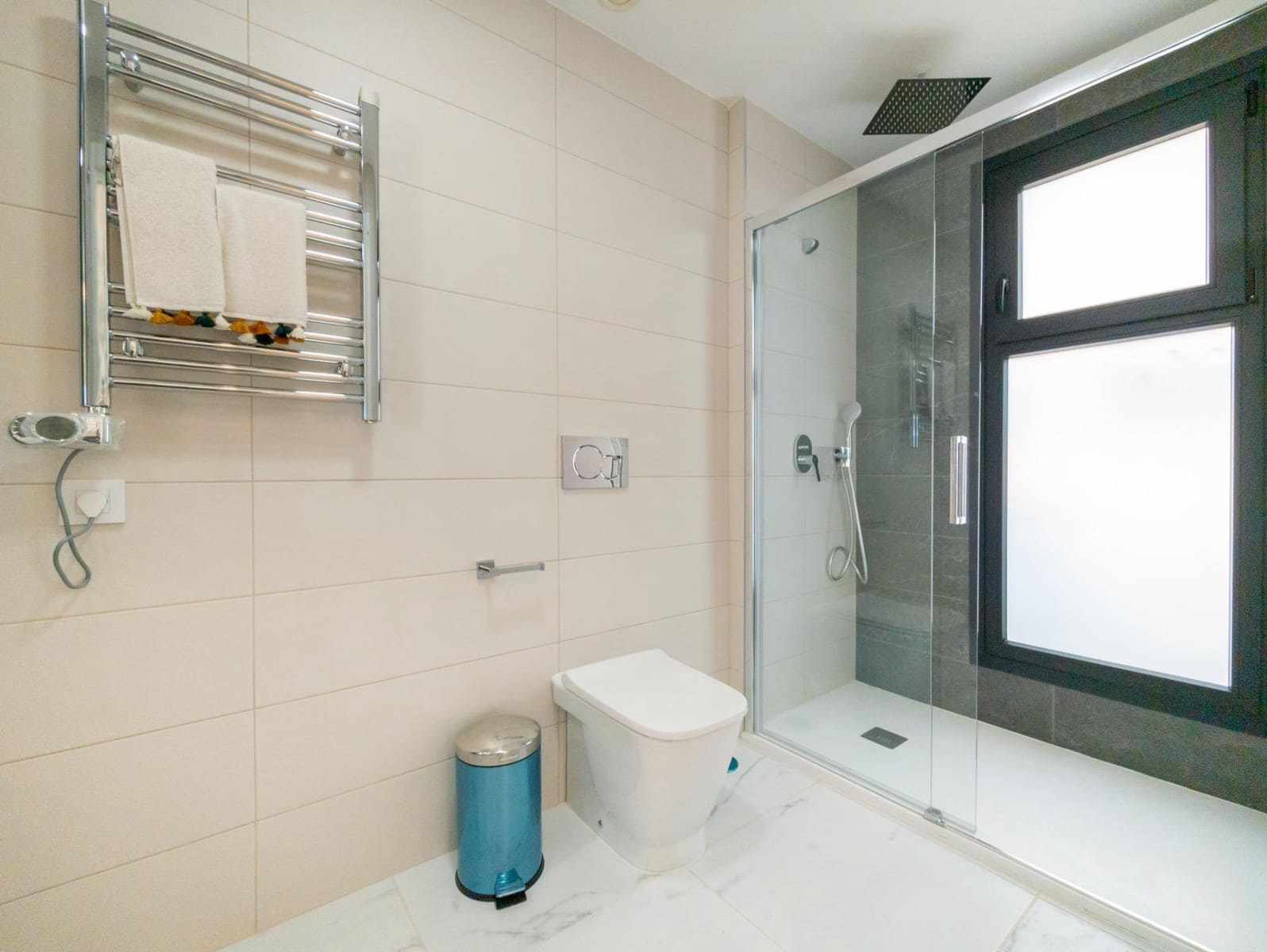 2 bedroom Apartment for sale in Torrevieja with pool garage - € 335,000 (Ref: 9147017)