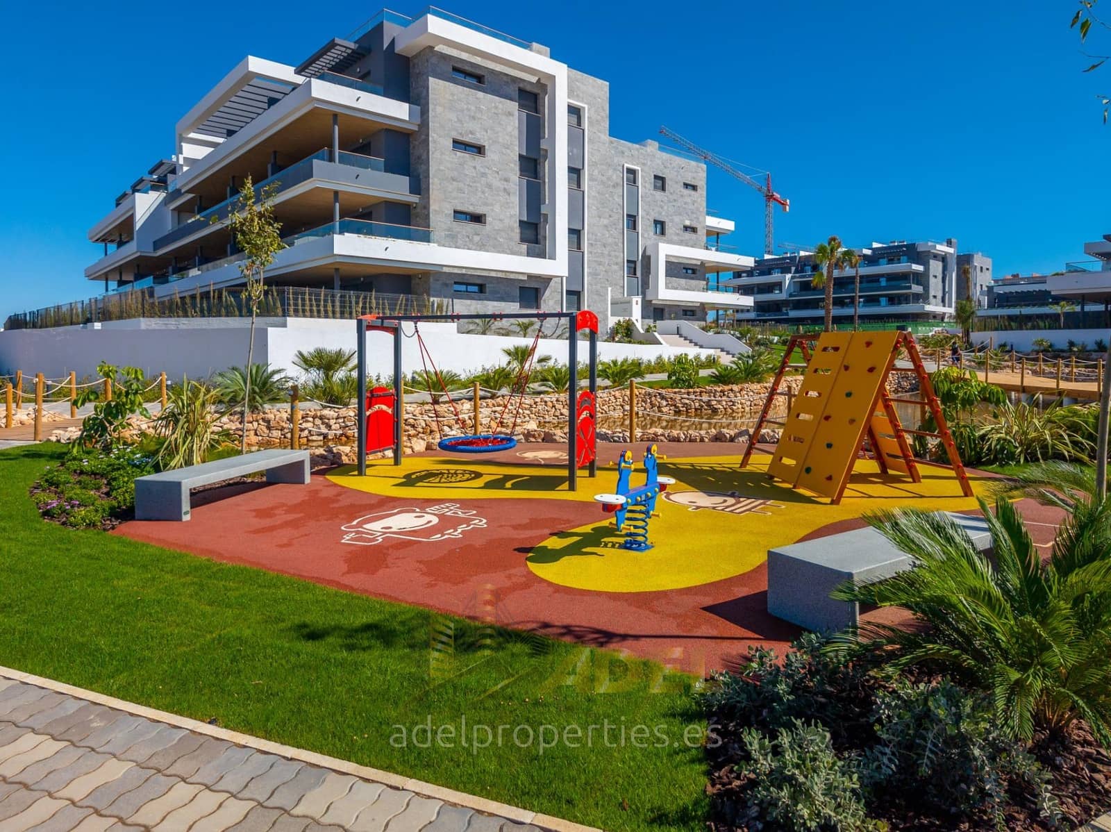 2 bedroom Apartment for sale in Torrevieja with pool - € 335,000 (Ref: 9147017)