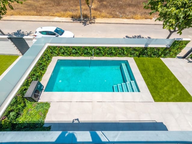 Chalet de 3 habitaciones en Pilar de la Horadada ciudad, Pilar de la Horadada en venta con piscina - 725.000 € (Ref: 9147019)