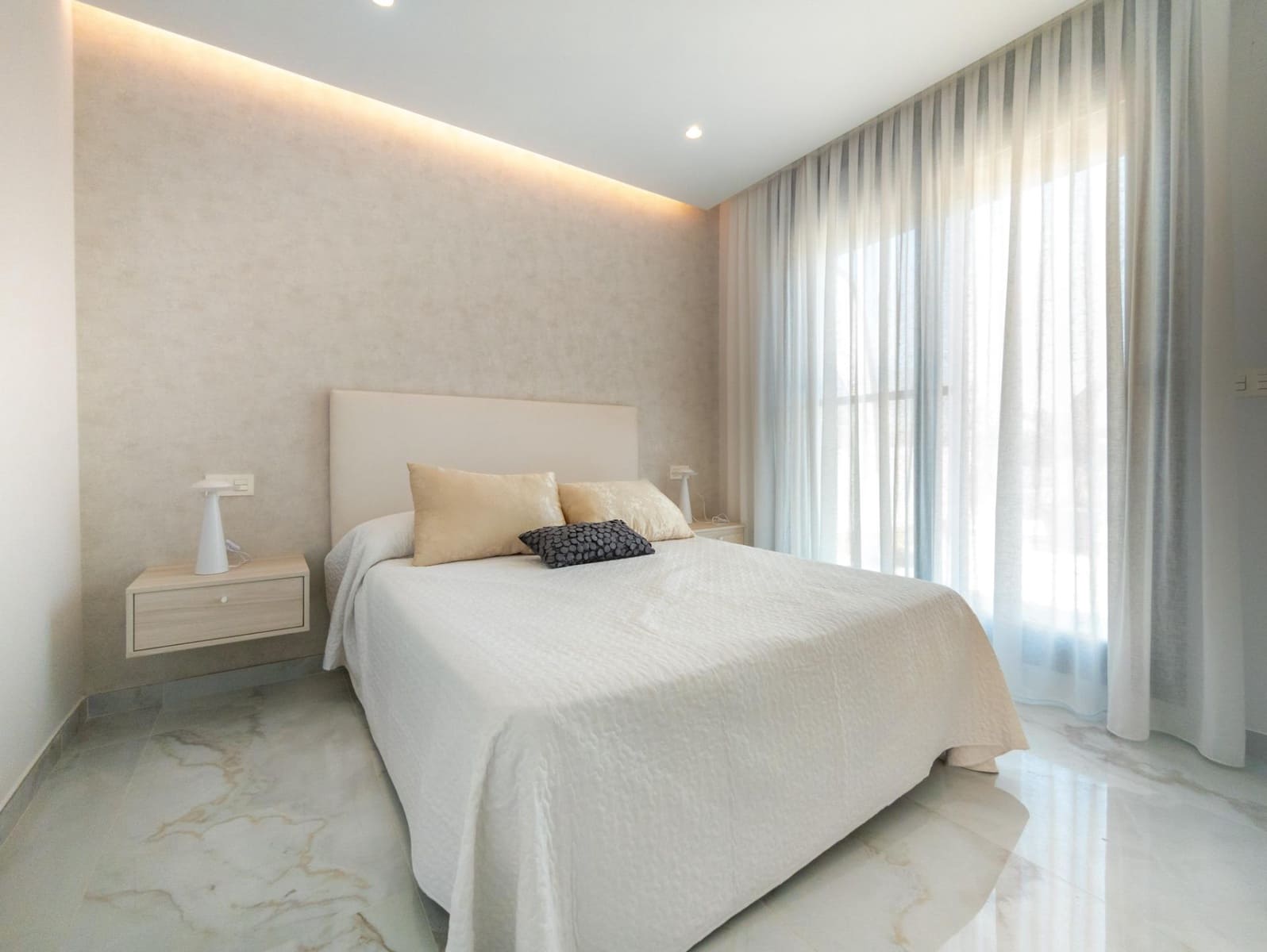 3 Zimmer Villa zu verkaufen in Pilar de la Horadada mit Pool - 725.000 € (Ref: 9147019)