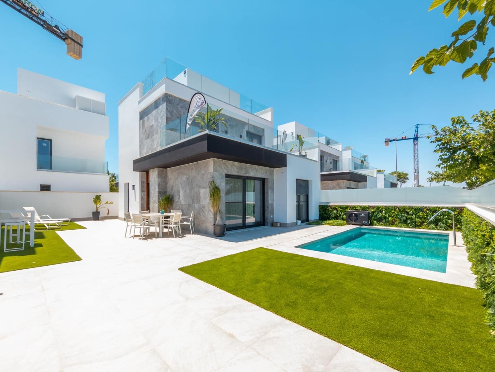 3 Zimmer Villa zu verkaufen in Pilar de la Horadada mit Pool - 725.000 € (Ref: 9147019)