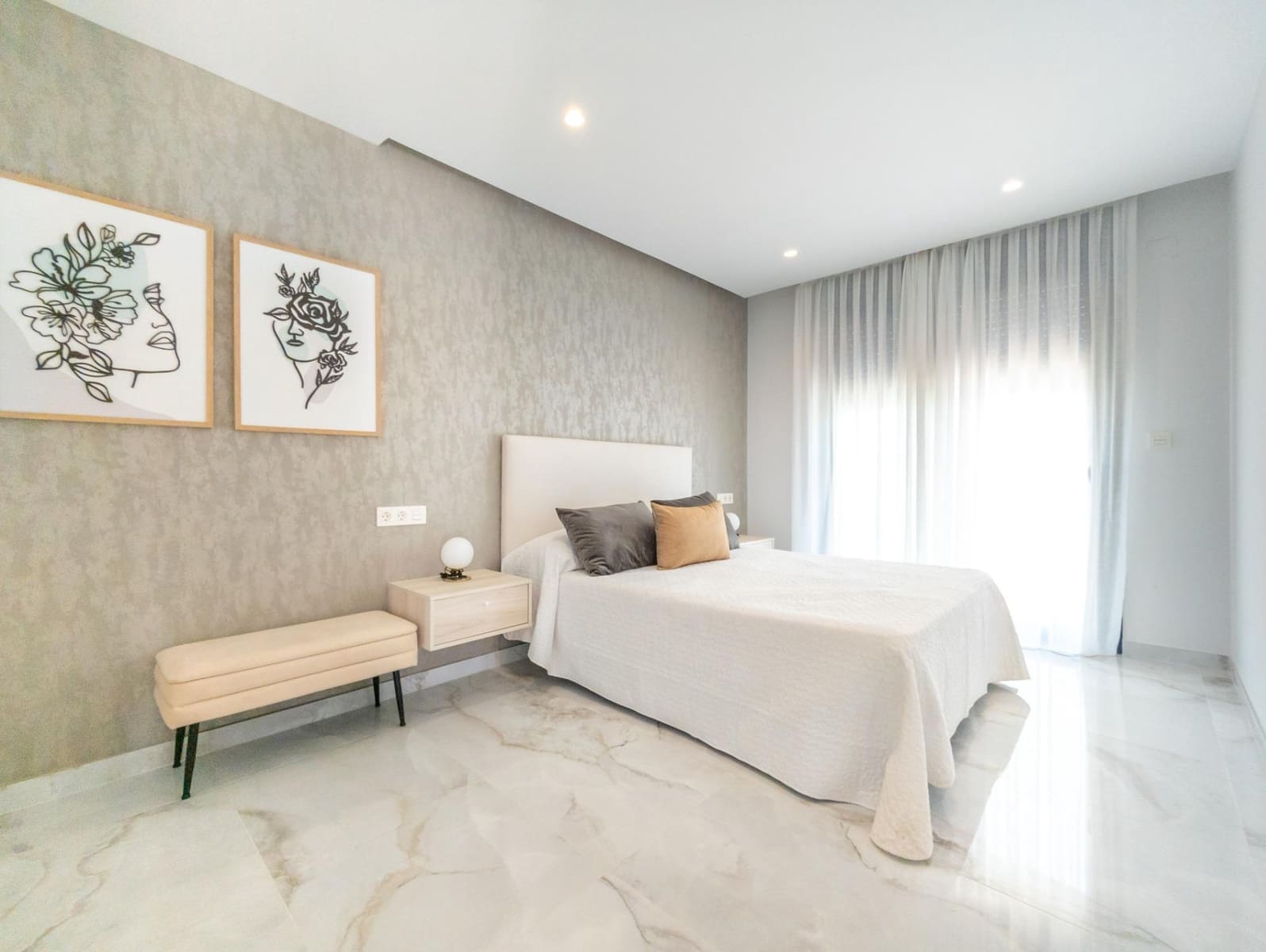 Chalet de 3 habitaciones en Pilar de la Horadada en venta con piscina - 725.000 € (Ref: 9147019)