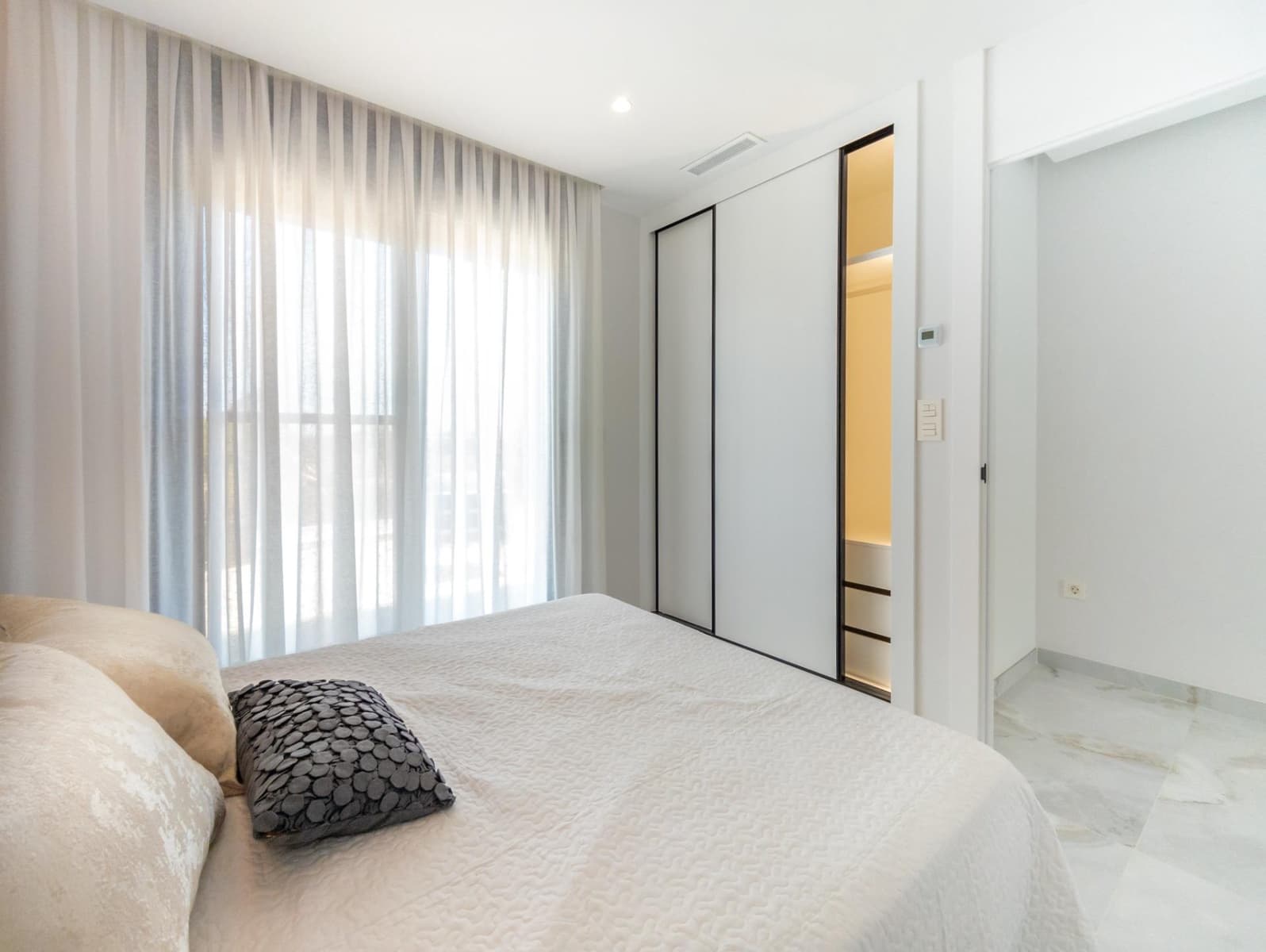 Chalet de 3 habitaciones en Pilar de la Horadada en venta con piscina - 725.000 € (Ref: 9147019)