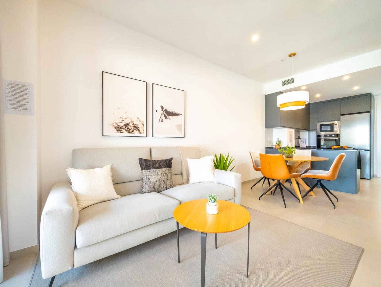 2 Zimmer Apartment zu verkaufen in Torrevieja mit Pool - 285.000 € (Ref: 9217291)