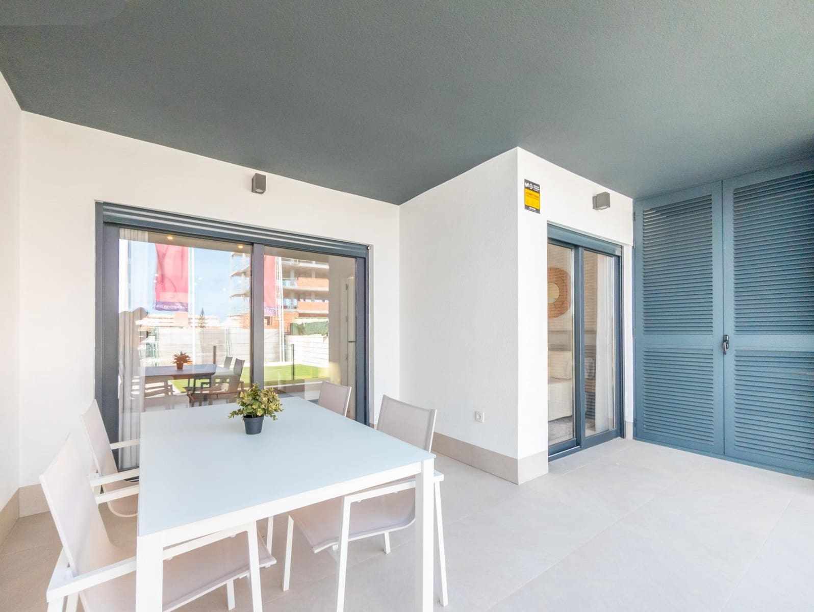 2 Zimmer Apartment zu verkaufen in Torrevieja mit Pool - 285.000 € (Ref: 9217291)