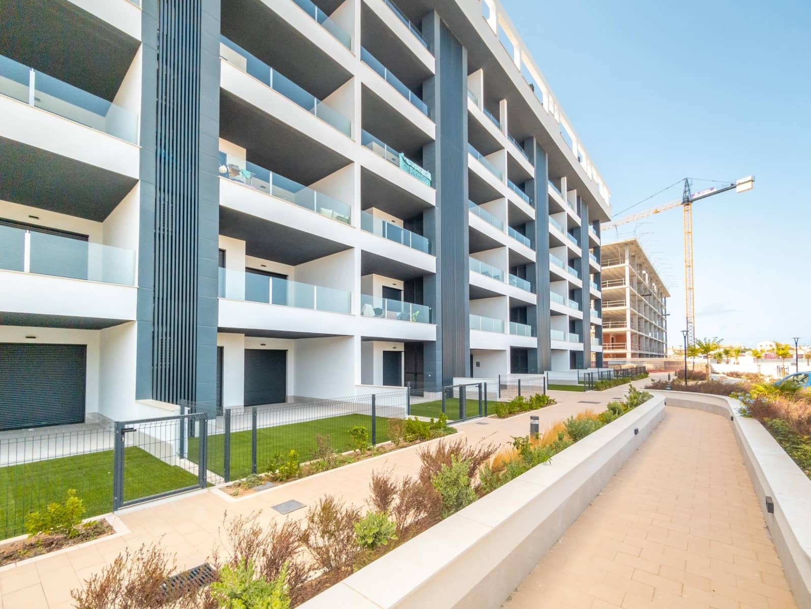 2 Zimmer Apartment zu verkaufen in Torrevieja mit Pool - 285.000 € (Ref: 9217291)