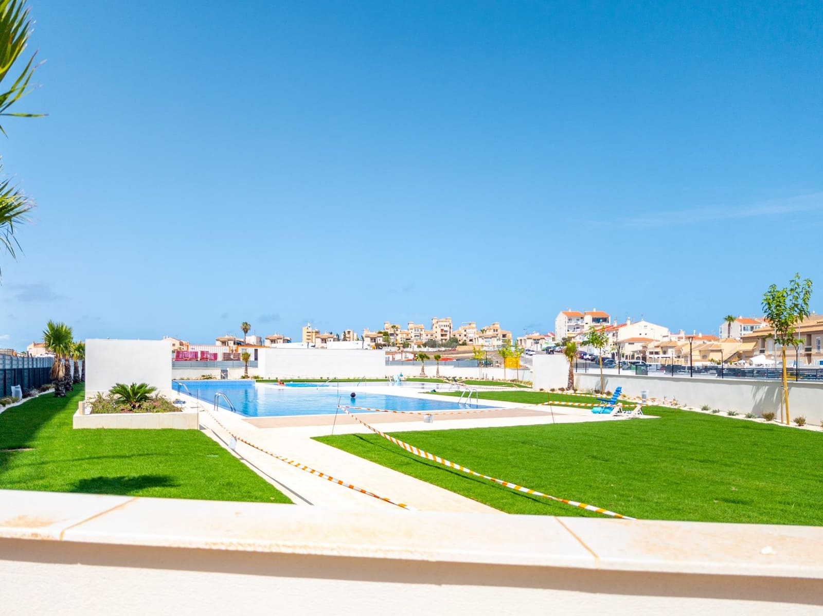 2 bedroom Apartment for sale in Torrevieja with pool - € 285,000 (Ref: 9217291)