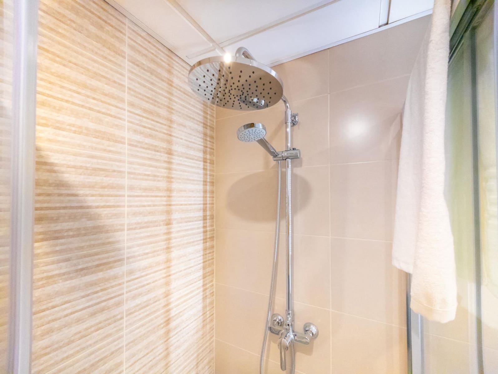 2 bedroom Apartment for sale in Torrevieja with pool - € 285,000 (Ref: 9217291)